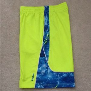 Boys Reebok short size L